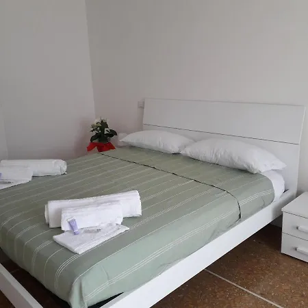 Apartment La Piccoletta Di Garbatella Rom